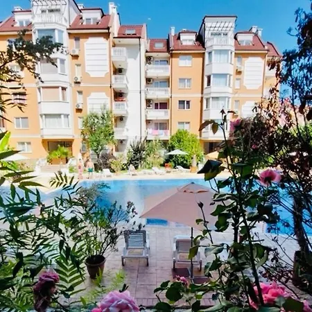 Sea Diamond 2-bedroom In Sunny Apartment *