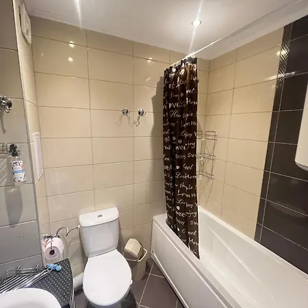Sea Diamond 2-bedroom In Sunny Apartment *